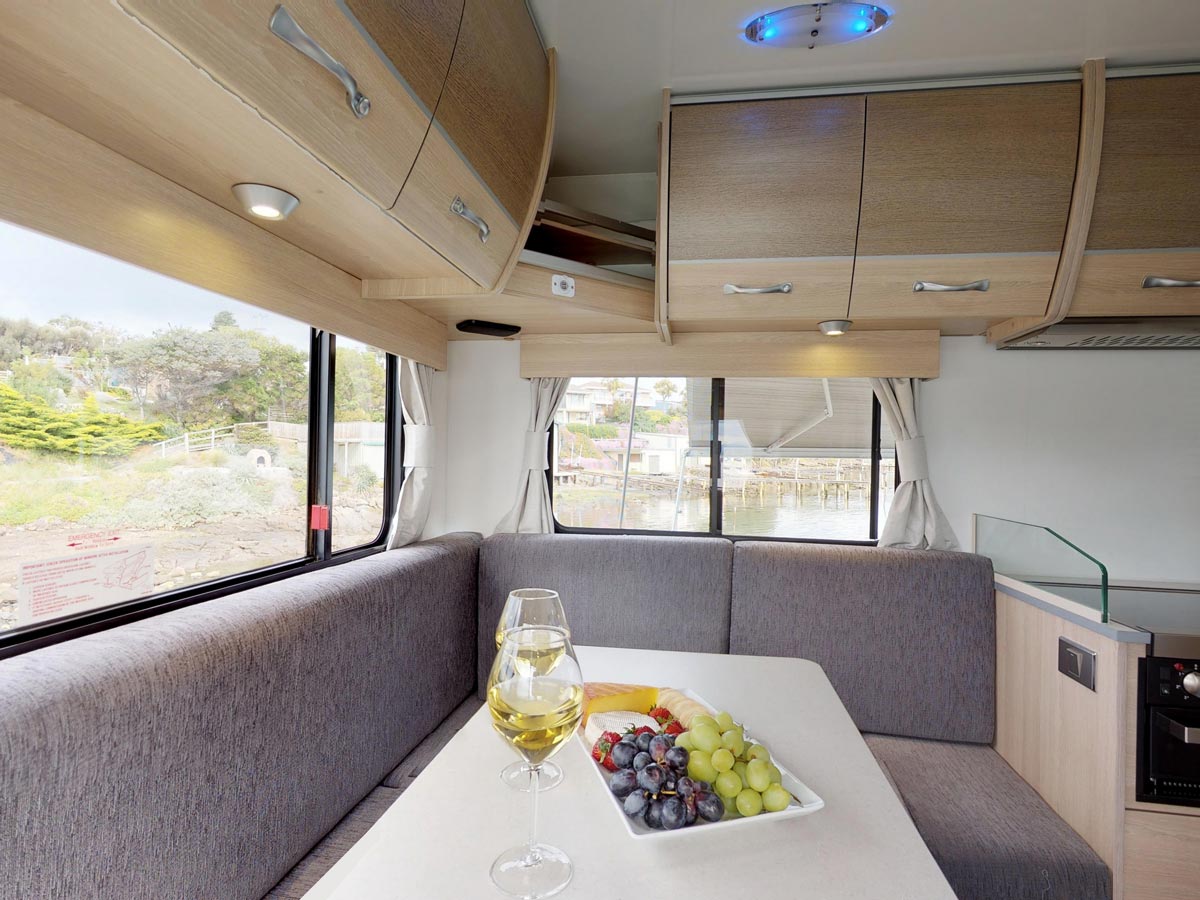 CT 6 Berth Discovery - dining area view
